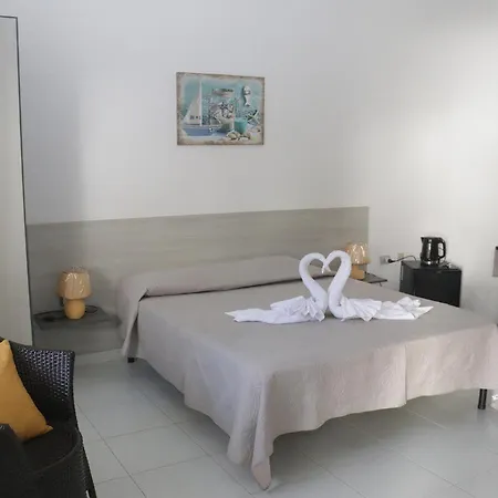 Le Corti Di Capo Vaticano Apartmanhotel *